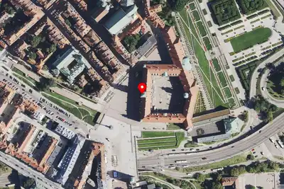 Widok z lotu ptaka: Zamek Królewski w Warszawie – Muzeum. Rezydencja Królów i Rzeczypospolitej